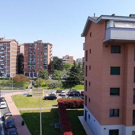 Sweet Home Milano B&B San Donato Milanese Exteriör bild
